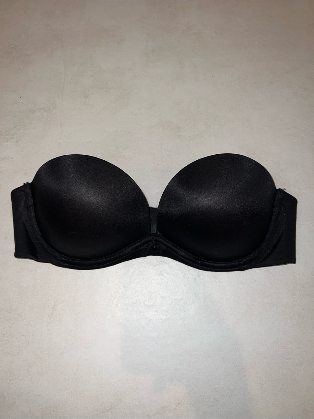 Victoria’s Secret 32B Very Sexy Strapless Push Up Padded Black Bra